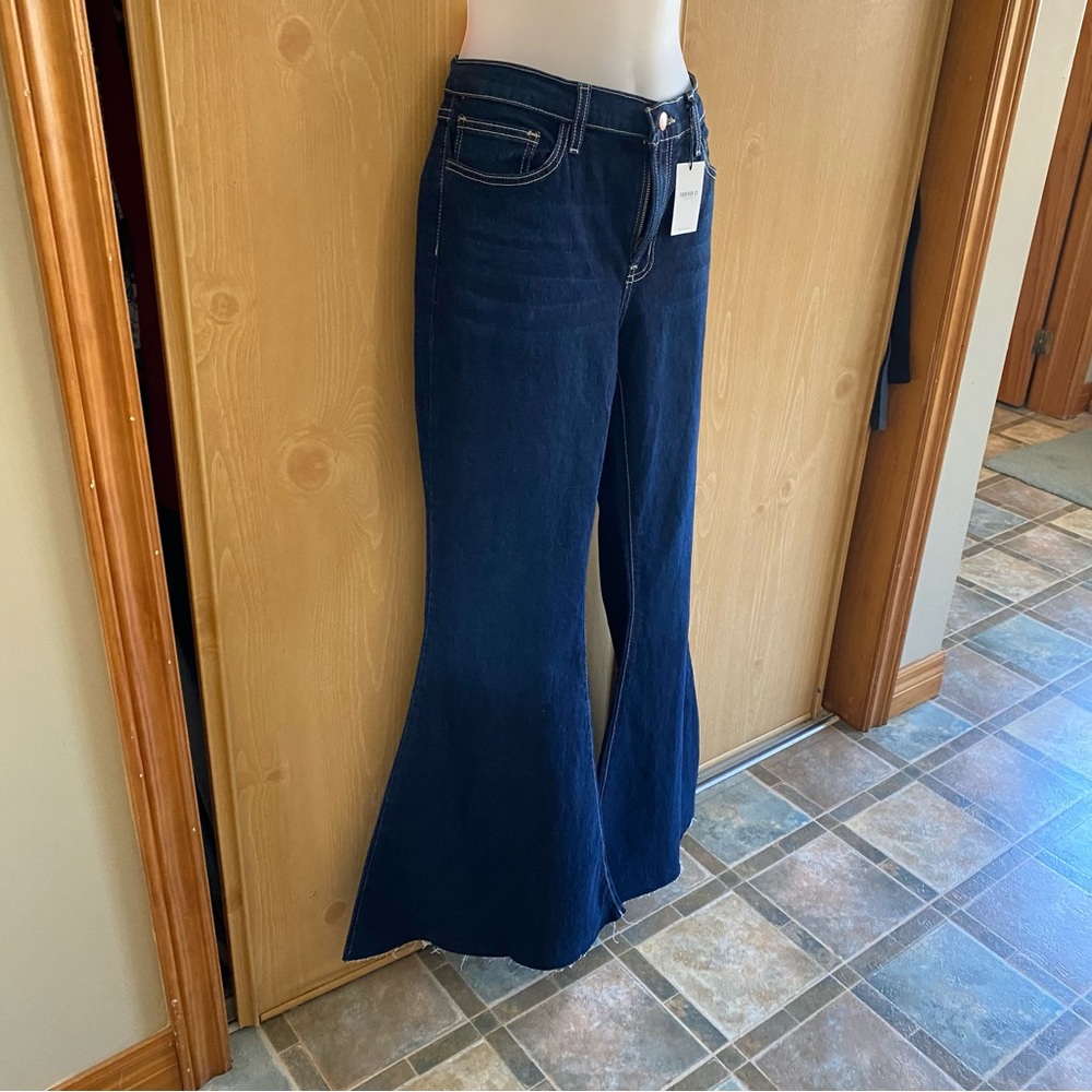 Forever 21 • Low-Rise Dark Wash Raw Hem Flare Jeans - Picture 8 of 16